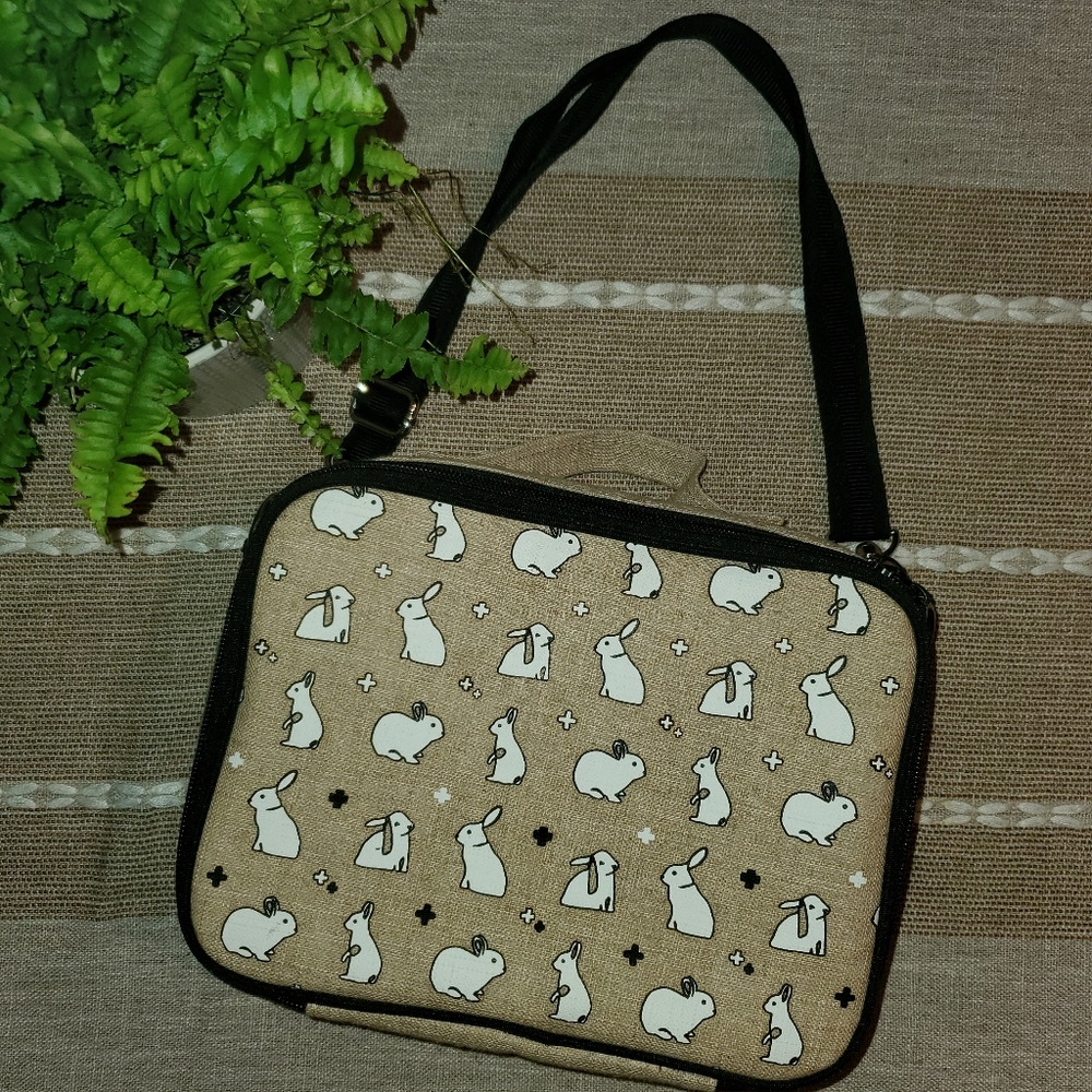 So Young bunny rabbits neutral kids lunch box